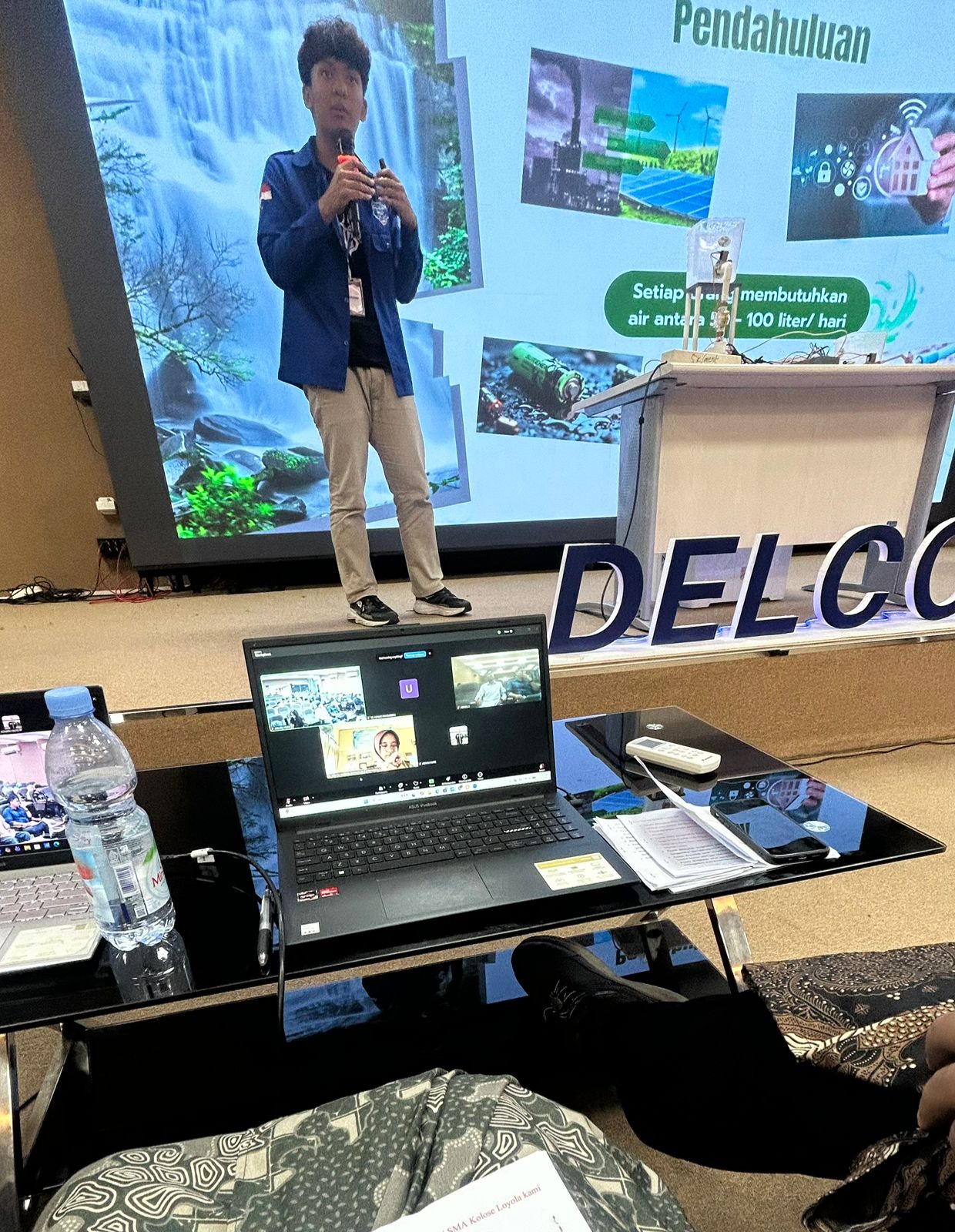 Presentasi peserta tim 8 dan Q&A juri 